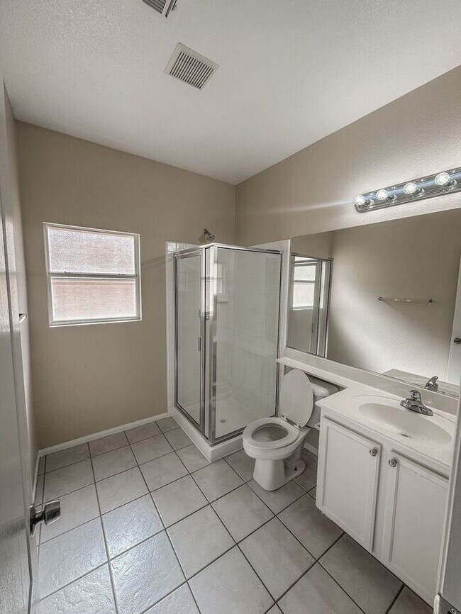 Building Photo - IMMACULATE REMODLED 2 STORY HOME IN HENDER...
