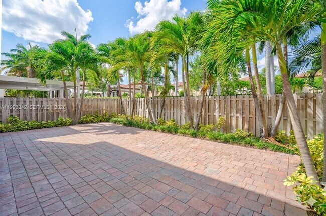 Building Photo - 10021 NW 87th Terrace