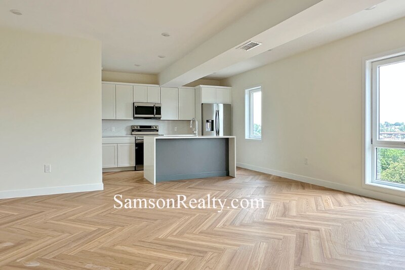 Building Photo - 165 Gano St