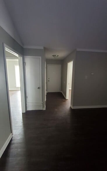 Building Photo - 3760 St Elmo Ave