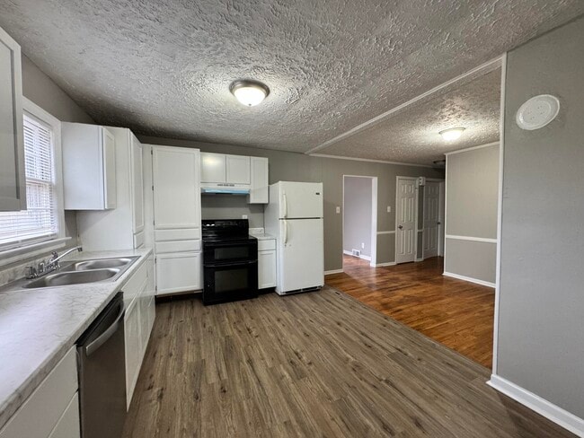 Building Photo - 790 Allendale Dr