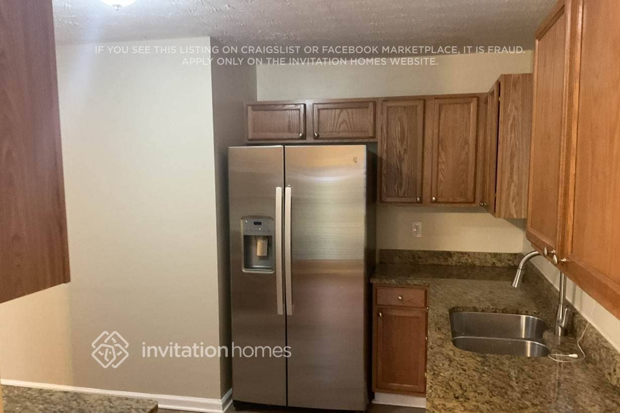 Building Photo - 715 Carlton Pointe Way