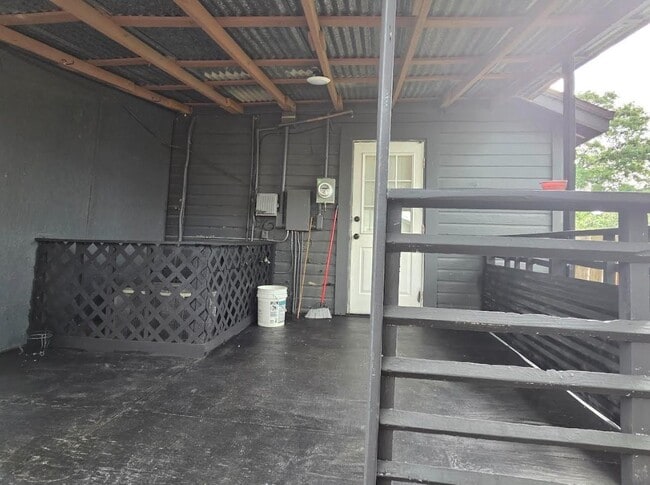 Building Photo - 1211 3rd St