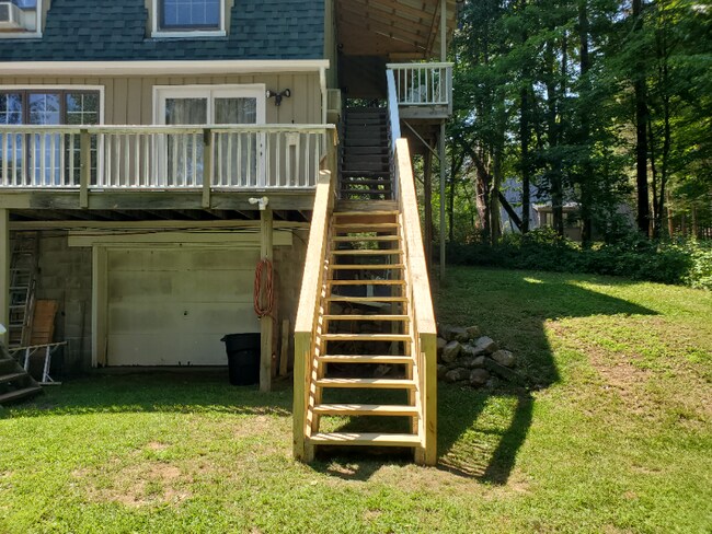 Building Photo - 11 Cotton Ct