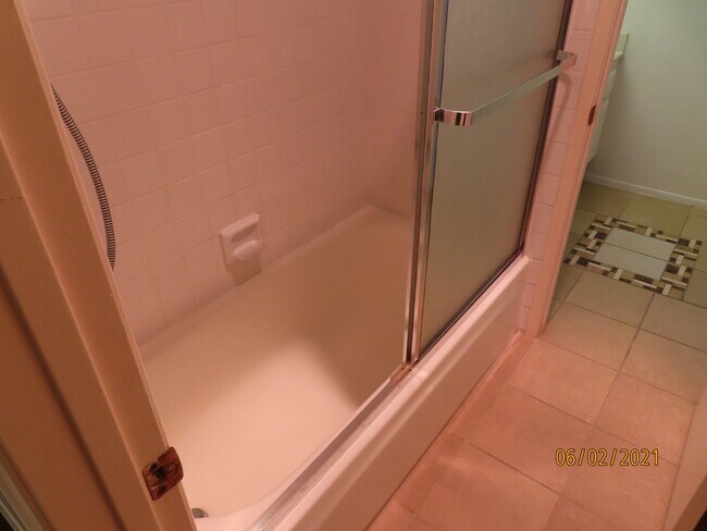 Building Photo - Two Bedroom Townhome in Linda Visa