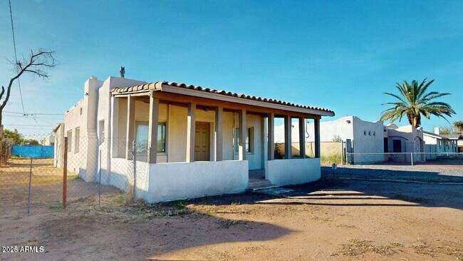 Building Photo - 2214 N 24th Pl