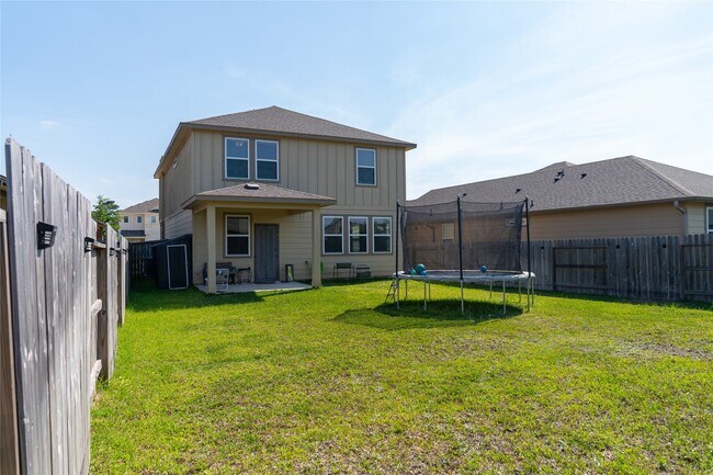 Building Photo - 7010 Silverleaf Oak St