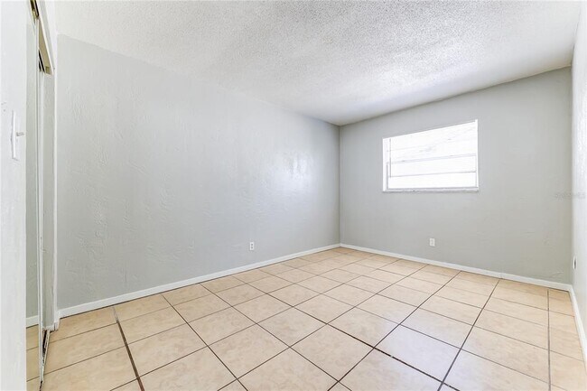 Building Photo - 1221 Kennedy Rd