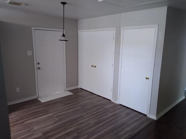 Building Photo - 11403 Mosscrest Dr