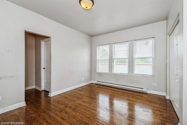 Building Photo - 1506 E 67th St