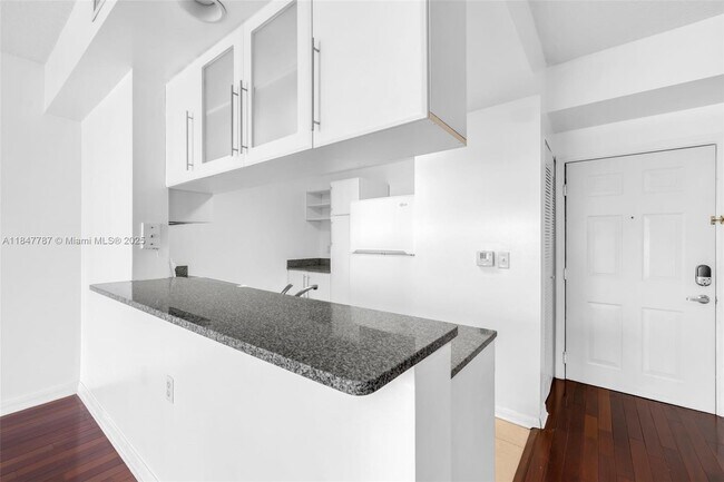 Building Photo - 275 NE 18th St