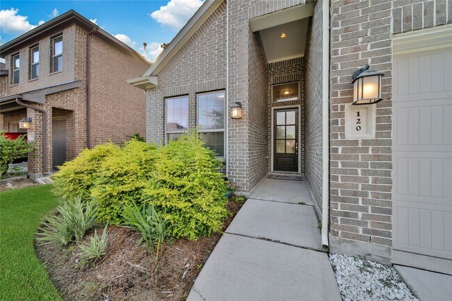 Building Photo - 120 Buckeye Dr