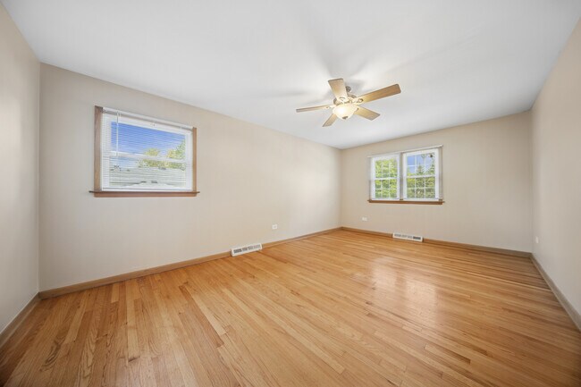 Building Photo - 2115 E Euclid Ave