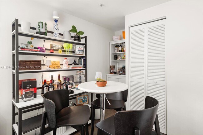 Building Photo - 1415 Sunset Harbour Dr