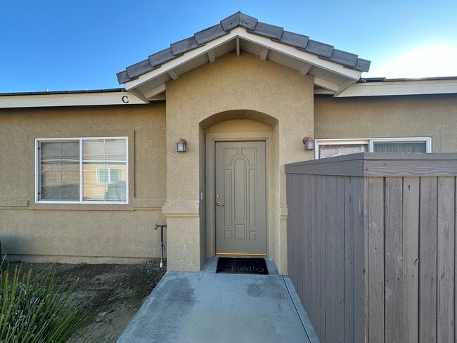 Building Photo - 718 Orchid Dr