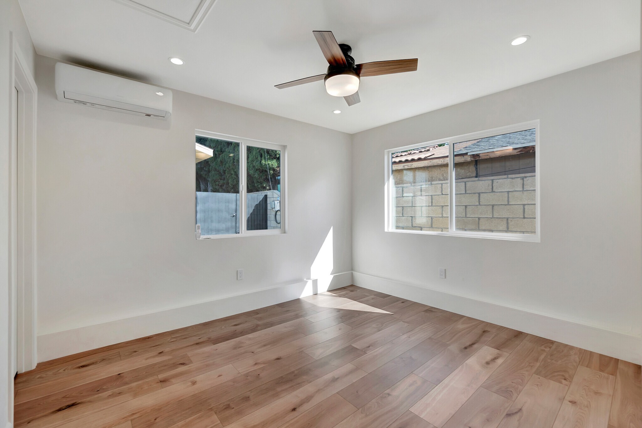 Building Photo - 1012 W Walnut St