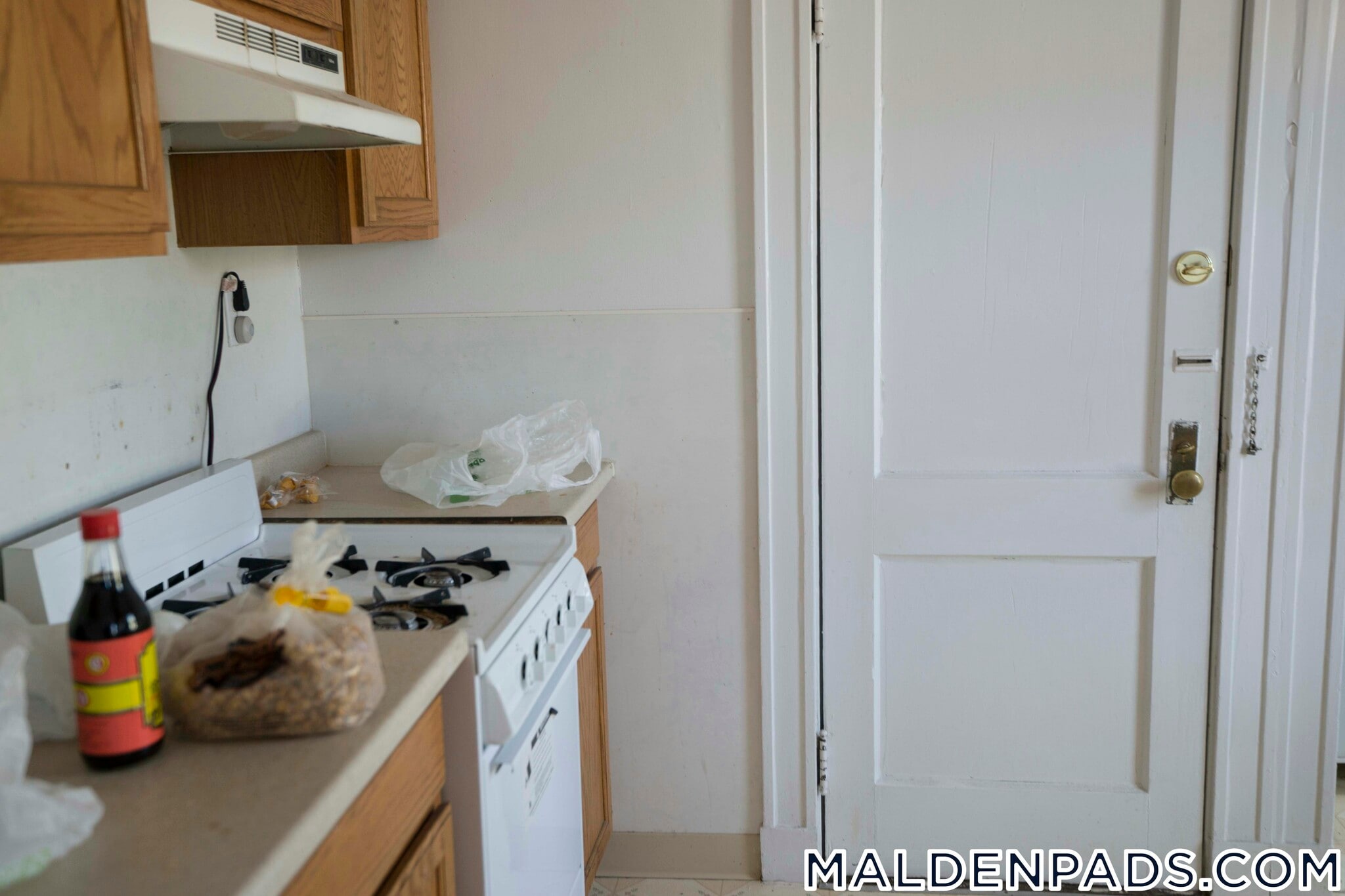 Building Photo - 90 Maple St