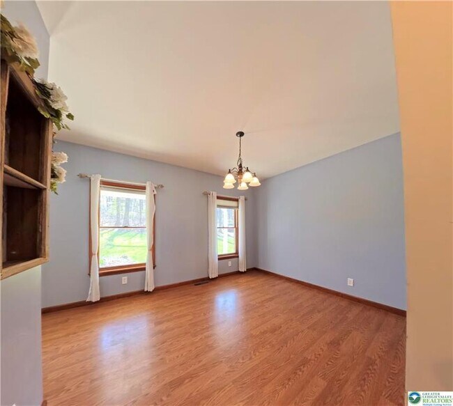 Building Photo - 5709 Fox Ln
