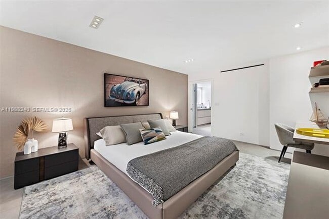 Building Photo - 2301 Collins Ave