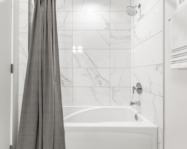 Building Photo - 435 Madison St