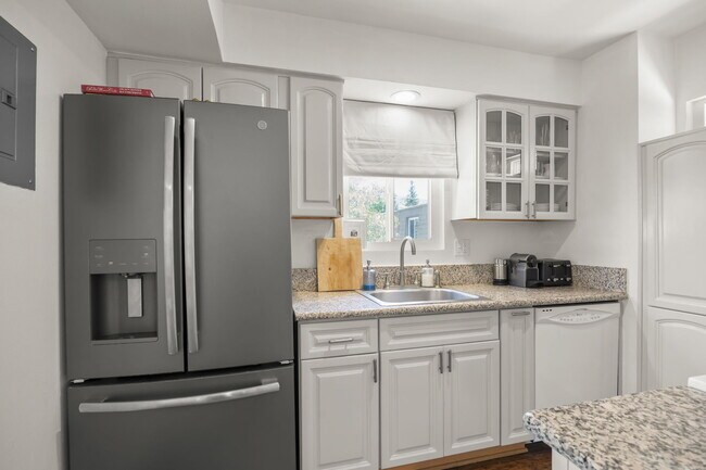 Building Photo - 27462 Country Glen Rd