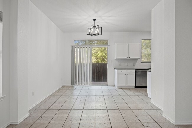 Building Photo - 4501 Whispering Valley Dr