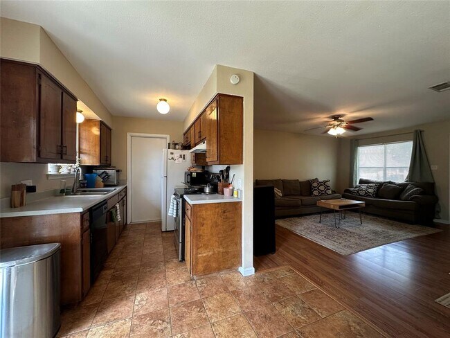 Building Photo - 1602 Sagebrush Dr