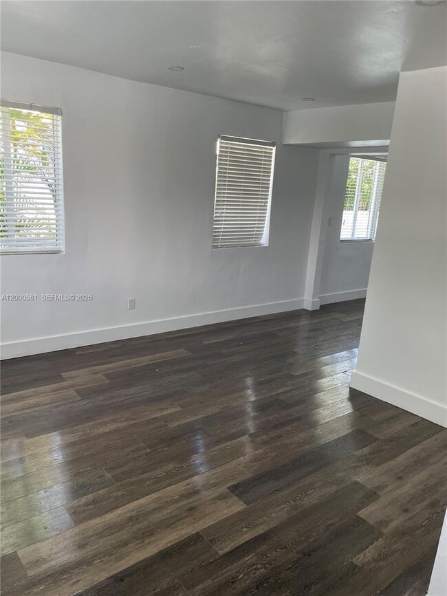 Building Photo - 2350 SW 26th Ln