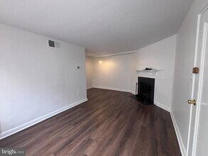 Building Photo - 3815 Davis Pl NW