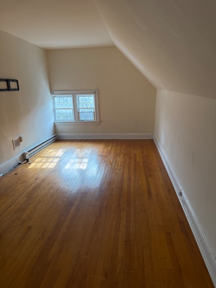 Building Photo - 111 Sycamore Ave