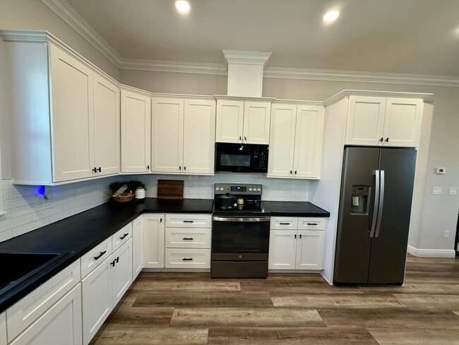 Building Photo - 3533 Sky Valley Ln