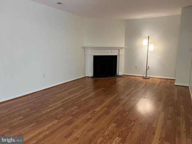 Building Photo - 11400 Turnmill Ln