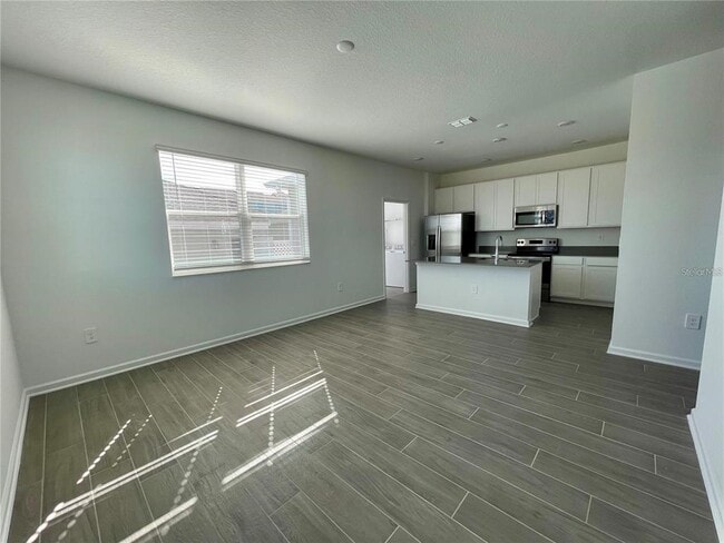 Building Photo - 13850 Title Wy