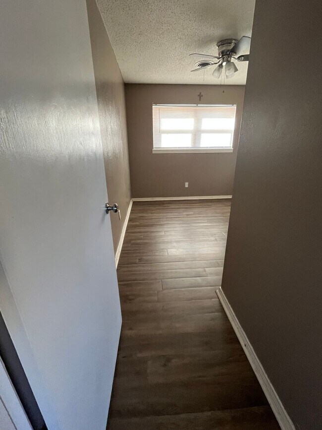 Building Photo - 1622 58th St