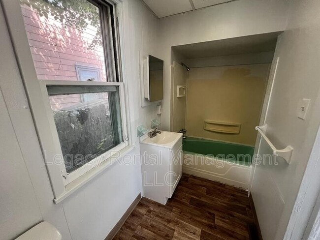 Building Photo - 30 Susquehanna St