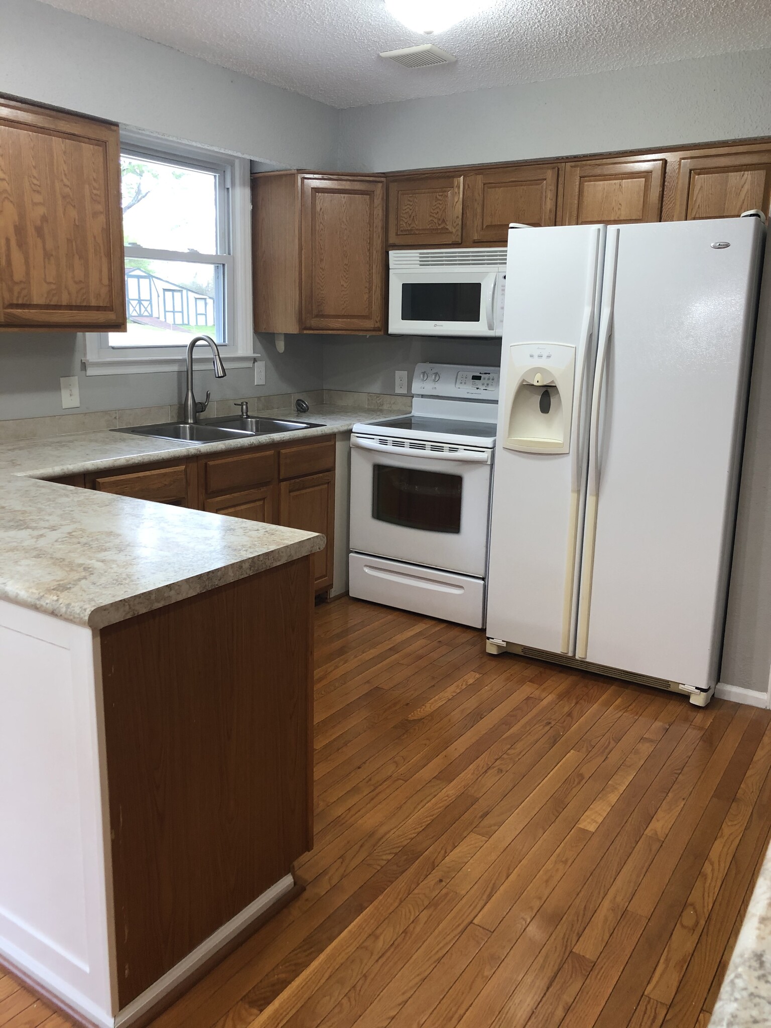 Kitchen - 903 Green Valley Rd