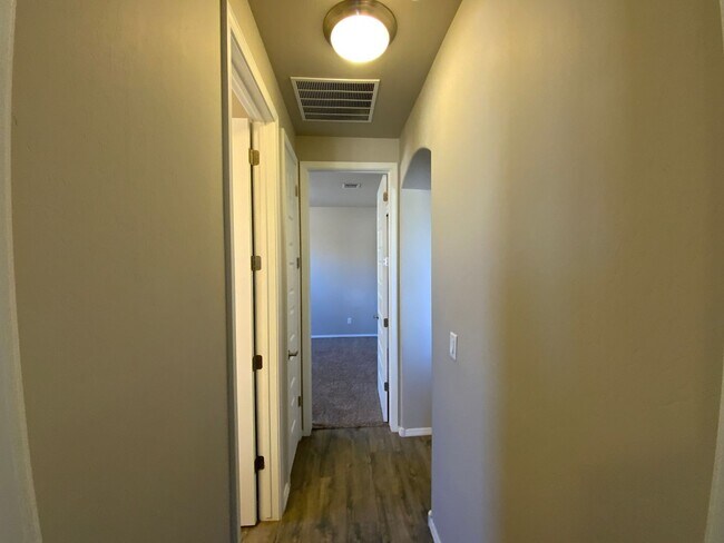 Building Photo - Recent Construction Luxury 4 Bedroom Home Available Near 528 / 550 in Rio Rancho!