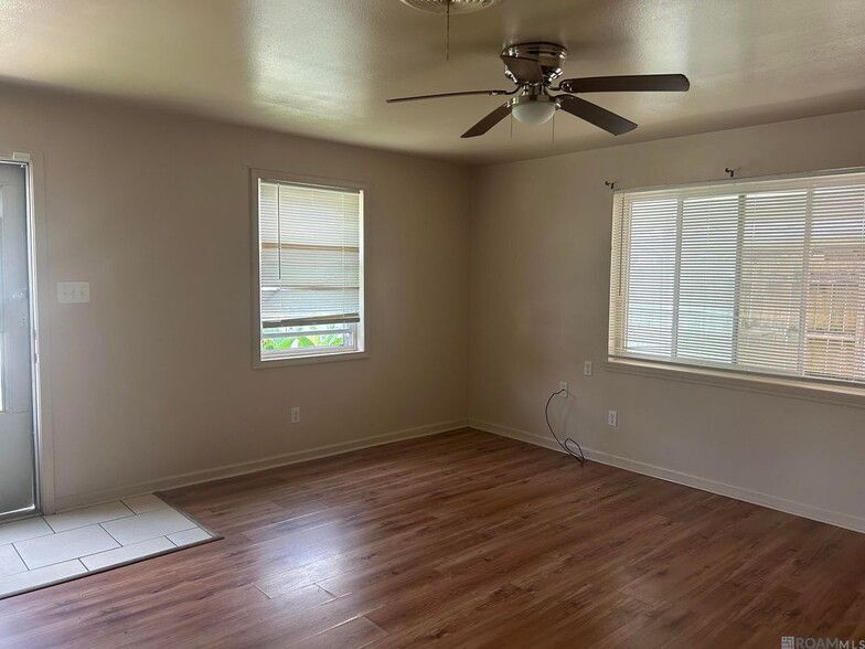 Building Photo - 6072 Wilton Dr