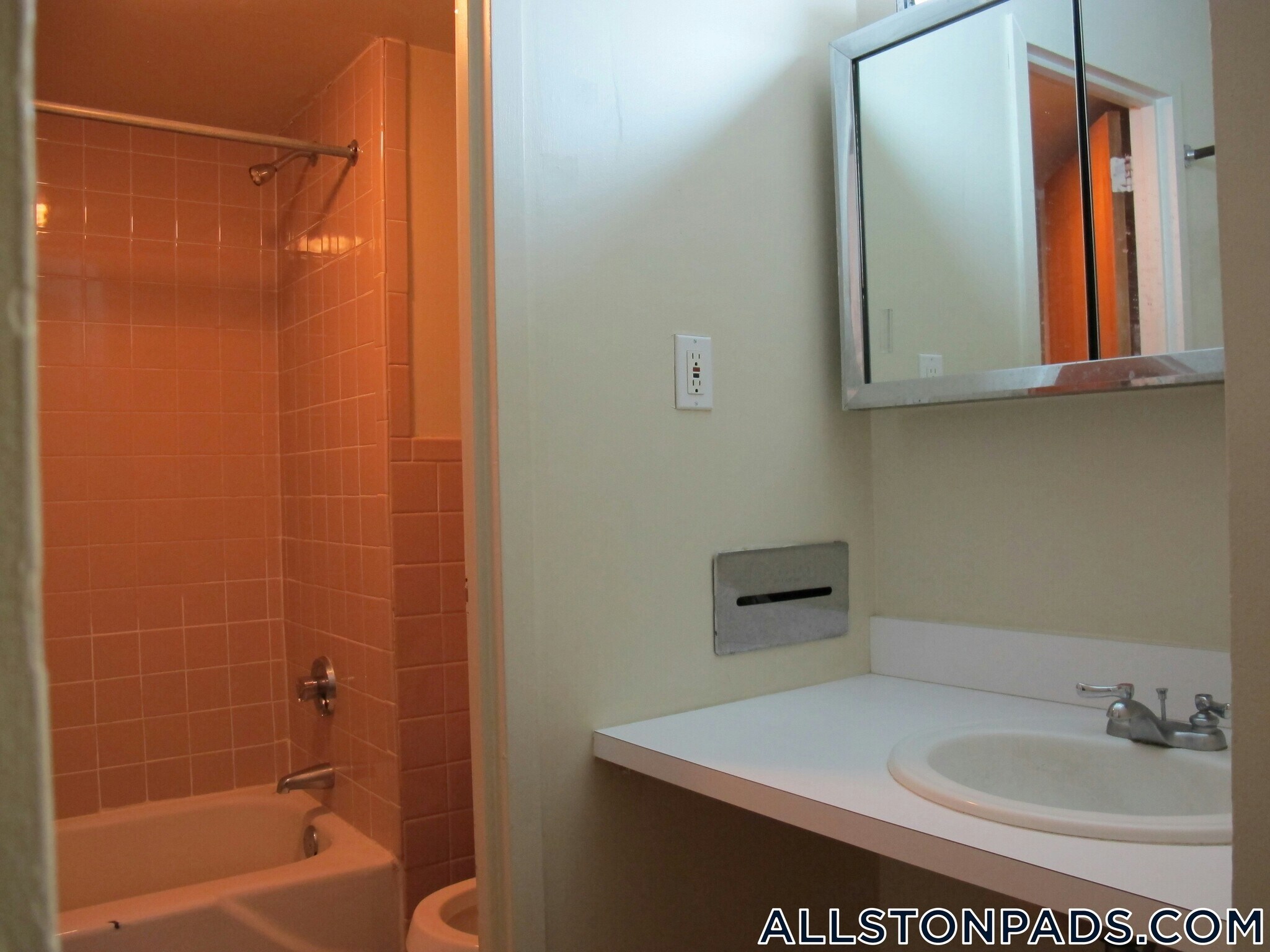 Building Photo - 1110 Commonwealth Ave