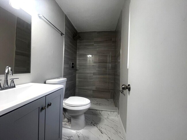 Building Photo - 1409 Cadillac Dr