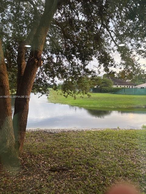 Building Photo - 10592 Royal Palm Blvd