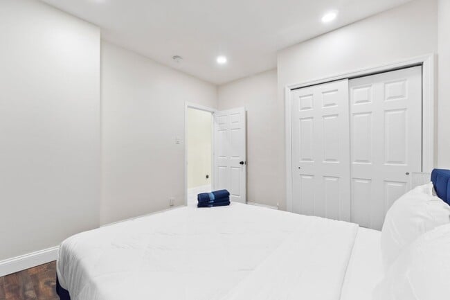 Building Photo - 92 Stuyvesant Ave