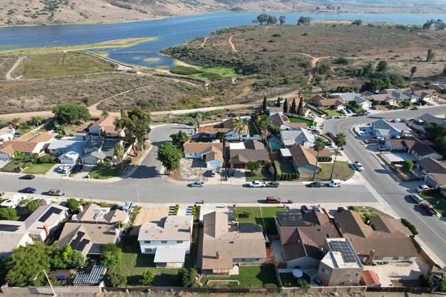 Building Photo - 9827 San Diego St