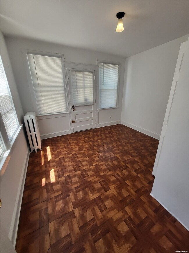 Building Photo - 6 Carlton Ave