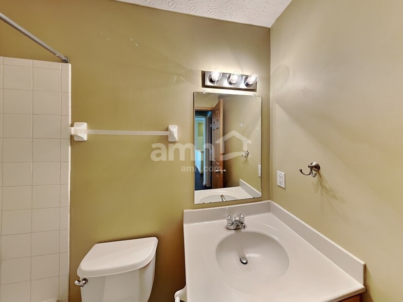 Building Photo - 2812 Hillstone St