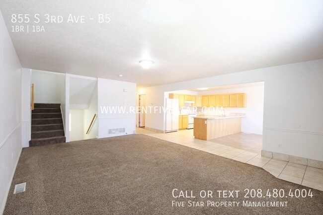 Building Photo - 855 S 3rd Ave