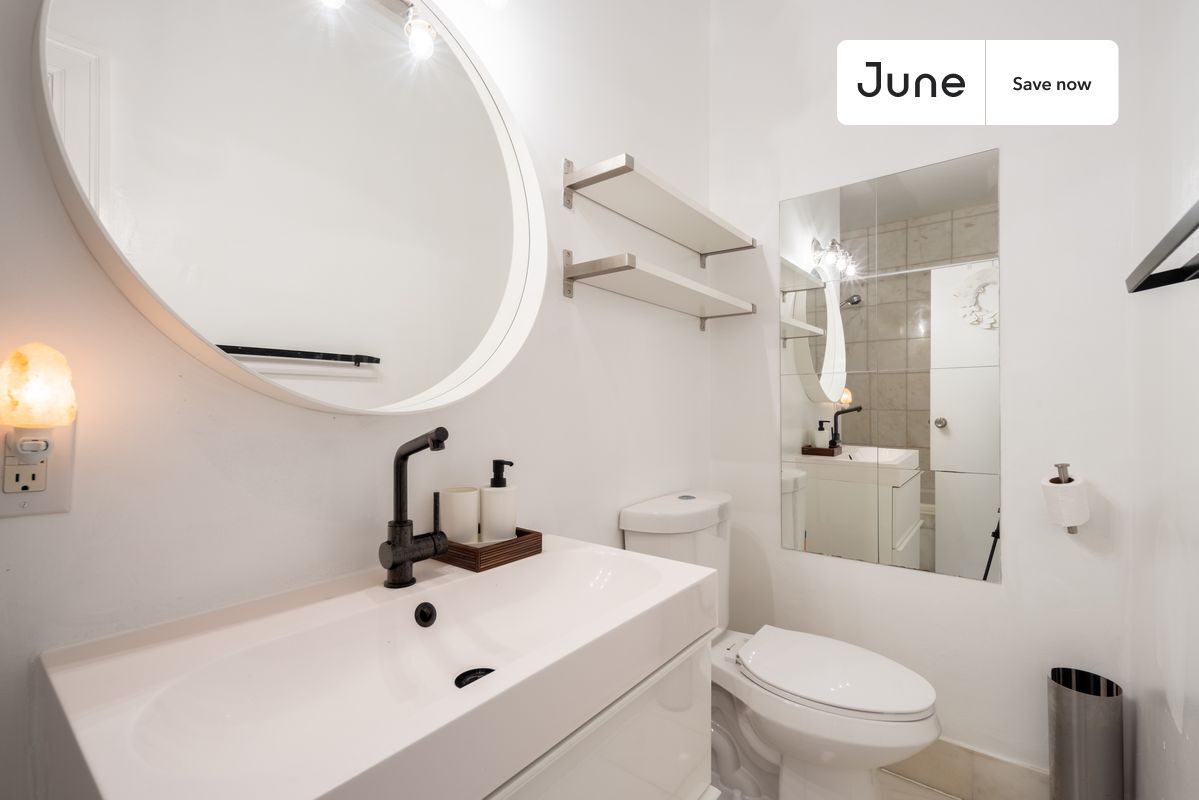 Building Photo - 1835 Mintwood Pl NW