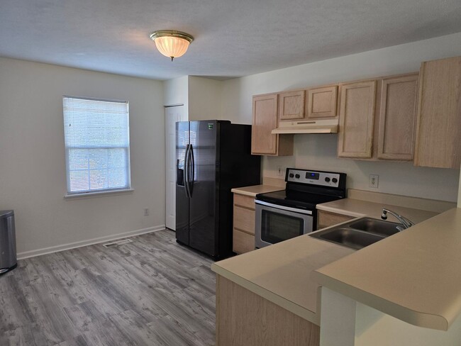 Building Photo - Spacious 3-Bedroom Split Level in Durham c...