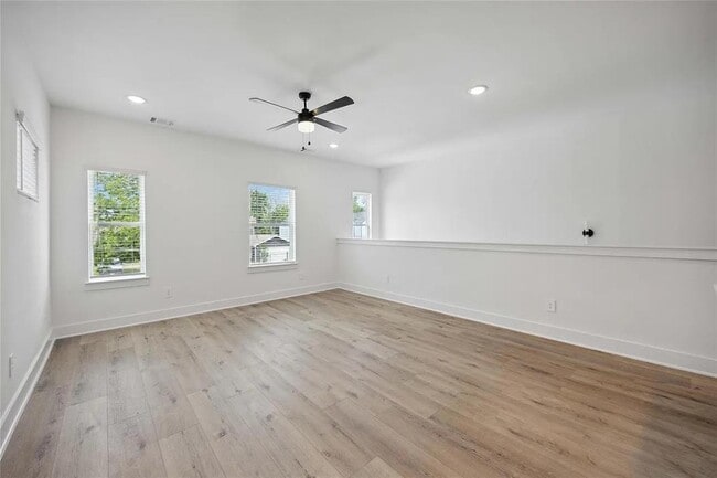 Building Photo - 8021 Cora St