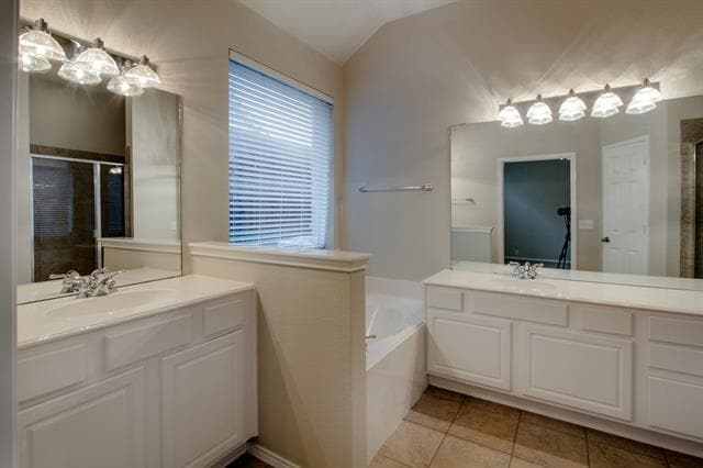 Building Photo - 2477 Del Largo Way